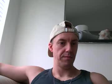 Ploki2000 Chaturbate stream image from October 12, 2025
