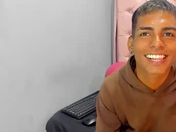 Andyclouds21 Chaturbate stream image from October 12, 2025