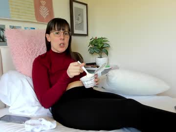 Ellynaomi Chaturbate stream image from October 12, 2025