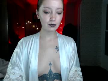 Kellydark0111 Chaturbate stream image from October 12, 2025