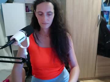 Memisecrets Chaturbate stream image from October 12, 2025