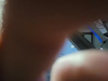 Robef12 Chaturbate stream image from October 12, 2025