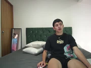 Andrew_Restrepo Chaturbate stream image from October 12, 2025