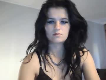 Vanillatemptation Chaturbate stream image from October 13, 2025