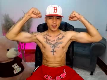Smileexander Chaturbate stream image from October 13, 2025