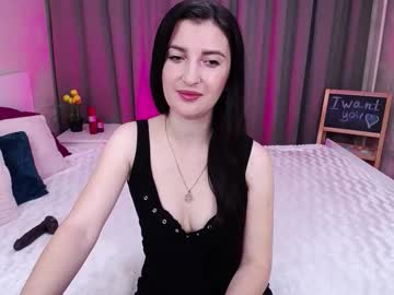 Evelingills Chaturbate stream image from October 13, 2025