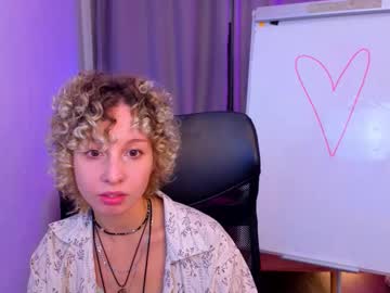 Marywahlberg Chaturbate stream image from October 13, 2025