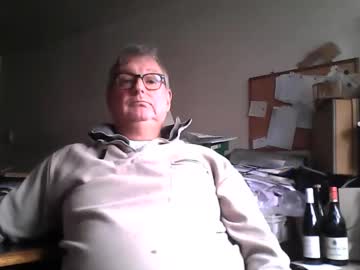 Kriss3325 Chaturbate stream image from October 13, 2025