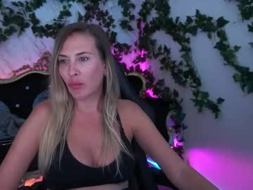 Ladyylaura Chaturbate stream image from October 13, 2025