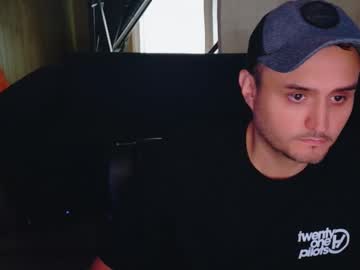 Poo_C_Licker213 Chaturbate stream image from October 13, 2025