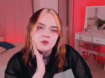 Apriladdamss Chaturbate stream image from October 13, 2025