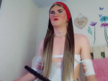Emmavegas19 Chaturbate stream image from October 13, 2025