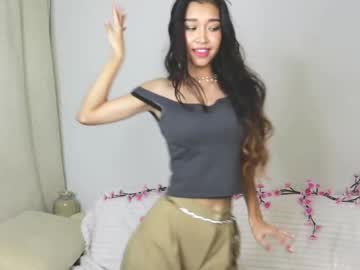 Isauraangeletti Chaturbate stream image from October 13, 2025