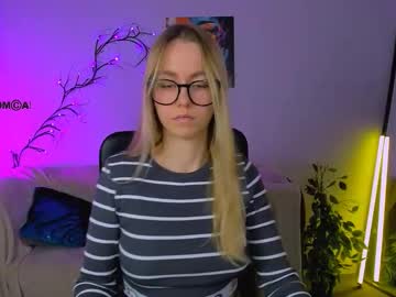 Kira_Neko Chaturbate stream image from October 13, 2025