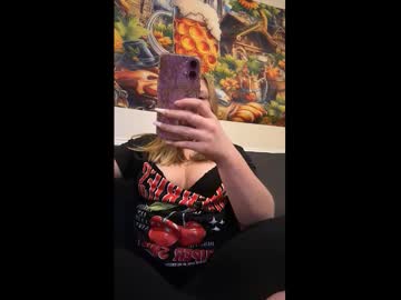 Phatassblond Chaturbate stream image from October 14, 2025
