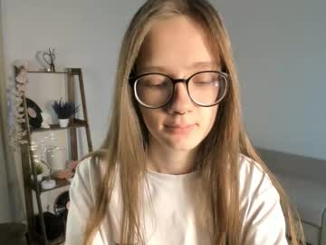 Katinatonge Chaturbate stream image from October 14, 2025