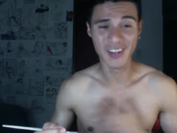 Alancrux Chaturbate stream image from October 14, 2025