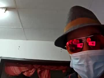 Round1fiight Chaturbate stream image from October 14, 2025