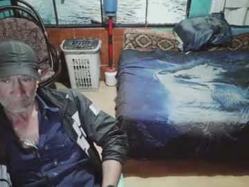 Runnnaz Chaturbate stream image from October 14, 2025