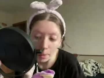 Angelassmith Chaturbate stream image from October 14, 2025