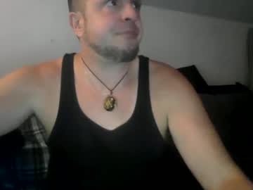 Shortmel Chaturbate stream image from October 14, 2025