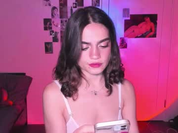 Nightfloatt Chaturbate stream image from October 14, 2025