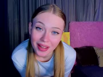 Camlusty Chaturbate stream image from October 14, 2025