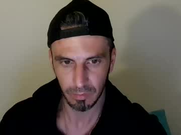 Edmonton1985780 Chaturbate stream image from October 14, 2025