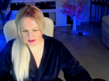 Mariemlui Chaturbate stream image from October 14, 2025
