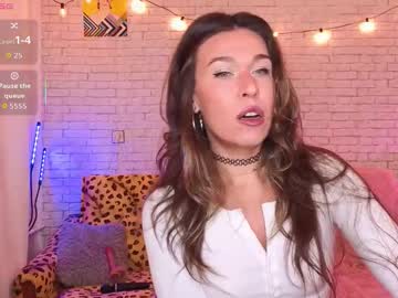 Reginahawkinss Chaturbate stream image from October 14, 2025