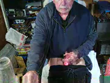 Slutboybot Chaturbate stream image from October 14, 2025