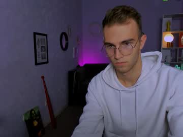 Astren_Villo Chaturbate stream image from October 14, 2025