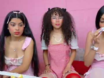 Petitestrawberry18 Chaturbate stream image from October 14, 2025