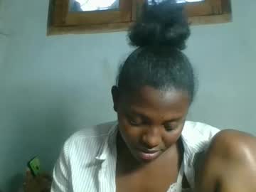 Clarisse98 Chaturbate stream image from October 14, 2025
