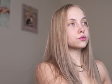 Appr0ved Chaturbate stream image from October 14, 2025