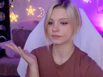Moonlight_Mia Chaturbate stream image from October 14, 2025