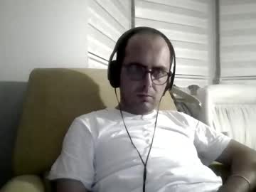 Bayto Chaturbate stream image from October 14, 2025