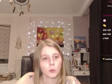 Helenundersin Chaturbate stream image from October 14, 2025