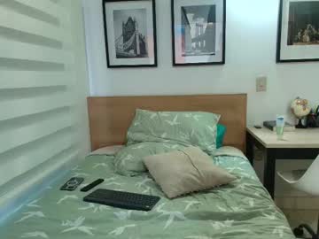 Mike_Feet01 Chaturbate stream image from October 14, 2025