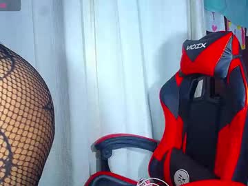 Danisabrownn Chaturbate stream image from October 14, 2025