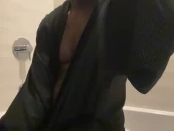 Bigdicktrainer Chaturbate stream image from October 15, 2025