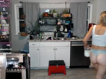 Kierbearkisses Chaturbate stream image from October 15, 2025