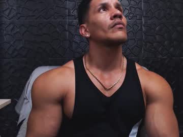 Viktorherrera Chaturbate stream image from October 15, 2025