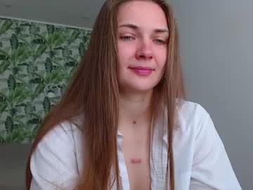 Oliviashiny Chaturbate stream image from October 15, 2025