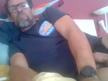 Olover34 Chaturbate stream image from October 15, 2025