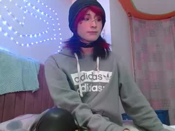 Reiv_Femboy Chaturbate stream image from October 15, 2025