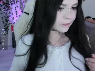 Selena___Cute Chaturbate stream image from October 15, 2025