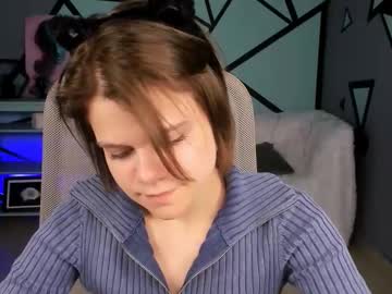 Elliemurler Chaturbate stream image from October 15, 2025