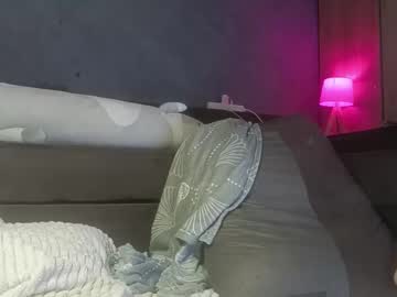 Hungrykris Chaturbate stream image from October 15, 2025