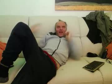 Alfret35 Chaturbate stream image from October 15, 2025